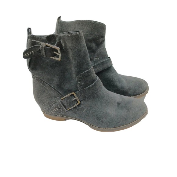 Dolce Vita Gray Soft Suede Flat Ankle Booties Double Buckle Slouchy Boots 7 EUC - Picture 1 of 10